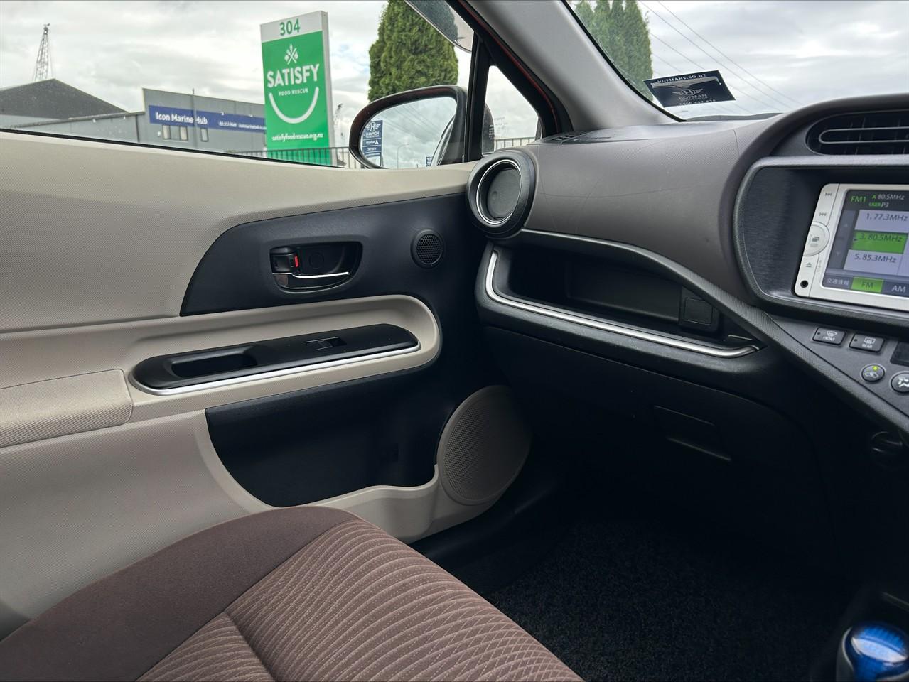 image-9, 2013 Toyota AQUA G at Waimakariri