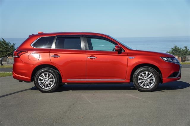 image-1, 2015 Mitsubishi Outlander Phev at Dunedin