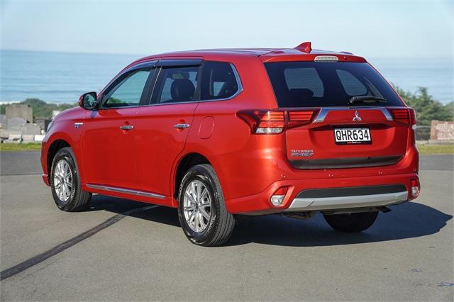 image-2, 2015 Mitsubishi Outlander Phev at Dunedin