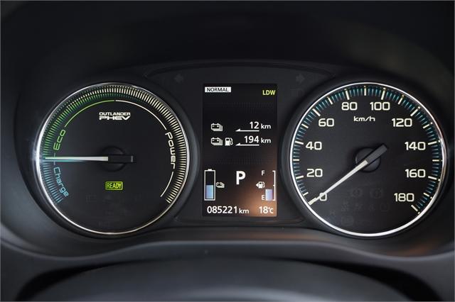 image-16, 2015 Mitsubishi Outlander Phev at Dunedin