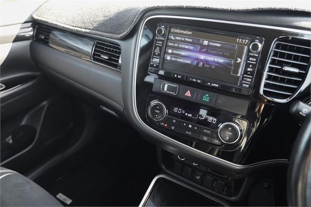 image-11, 2015 Mitsubishi Outlander Phev at Dunedin