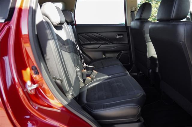 image-17, 2015 Mitsubishi Outlander Phev at Dunedin