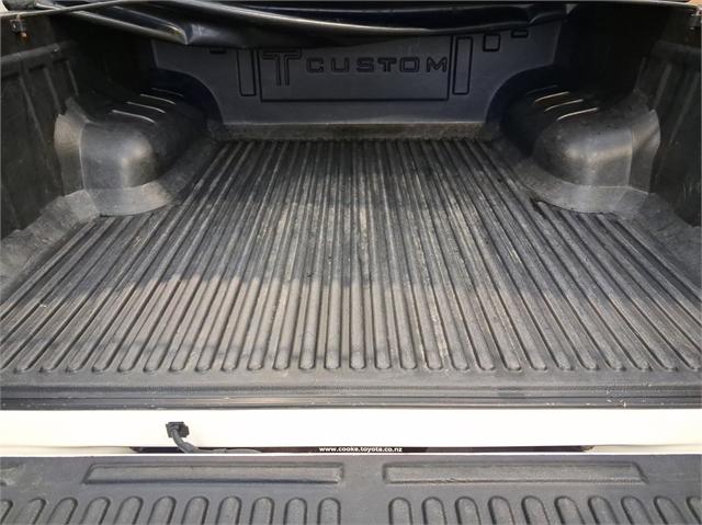 image-10, 2021 Toyota Hilux SR 2.8DT 6MT 4WD at Dunedin