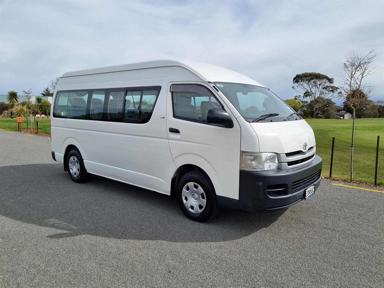 2009 Toyota Hiace 3.0TD ZX 12 Seater on handshake