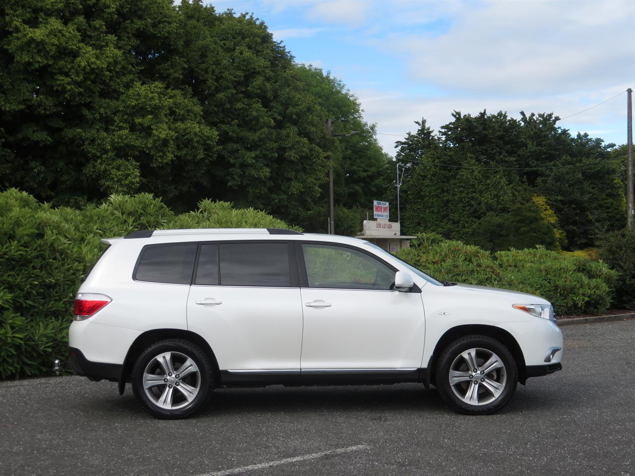 image-2, 2013 Toyota Highlander Limited 4WD 7 Seater at Gore