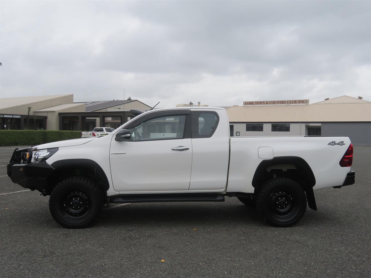 image-2, 2017 Toyota Hilux SR 4WD XTRA CAB 2.8 at Gore