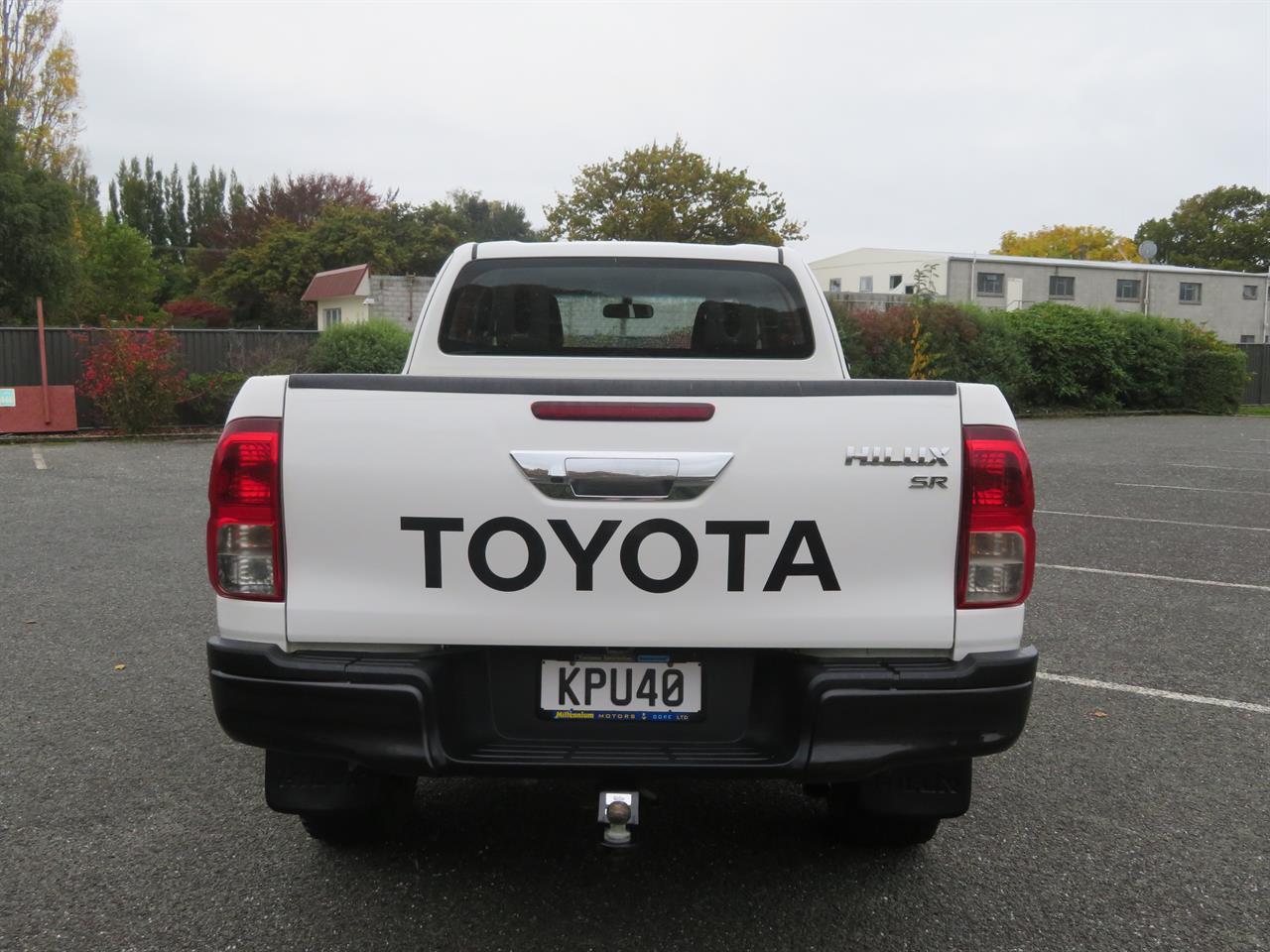image-4, 2017 Toyota Hilux SR 4WD XTRA CAB 2.8 at Gore