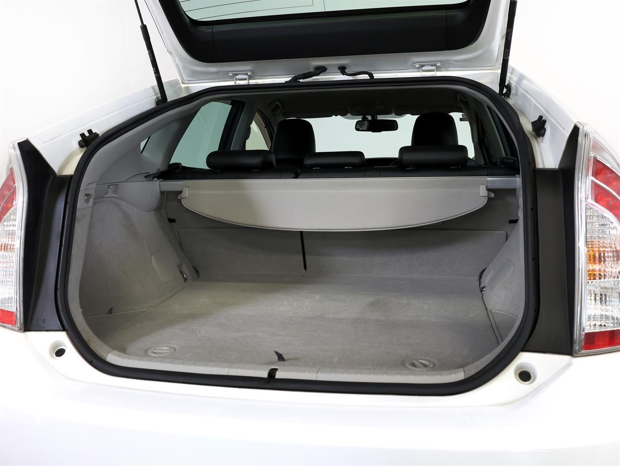 image-19, 2014 Toyota PRIUS 1.8lt Hybrid G-Package at Christchurch