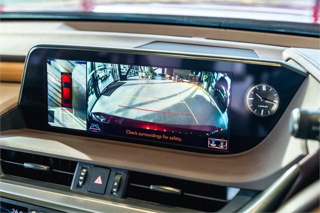 image-15, 2019 Lexus ES 300H Limited 2.5L Hybrid Petrol Seda at Christchurch
