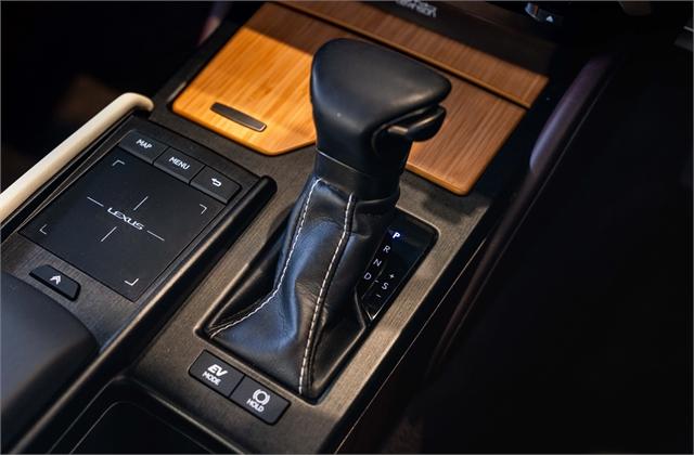 image-17, 2019 Lexus ES 300H Limited 2.5L Hybrid Petrol Seda at Christchurch