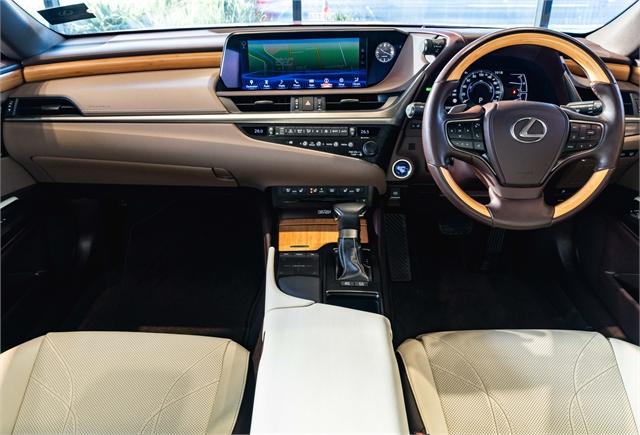 image-10, 2019 Lexus ES 300H Limited 2.5L Hybrid Petrol Seda at Christchurch