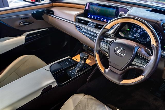 image-14, 2019 Lexus ES 300H Limited 2.5L Hybrid Petrol Seda at Christchurch