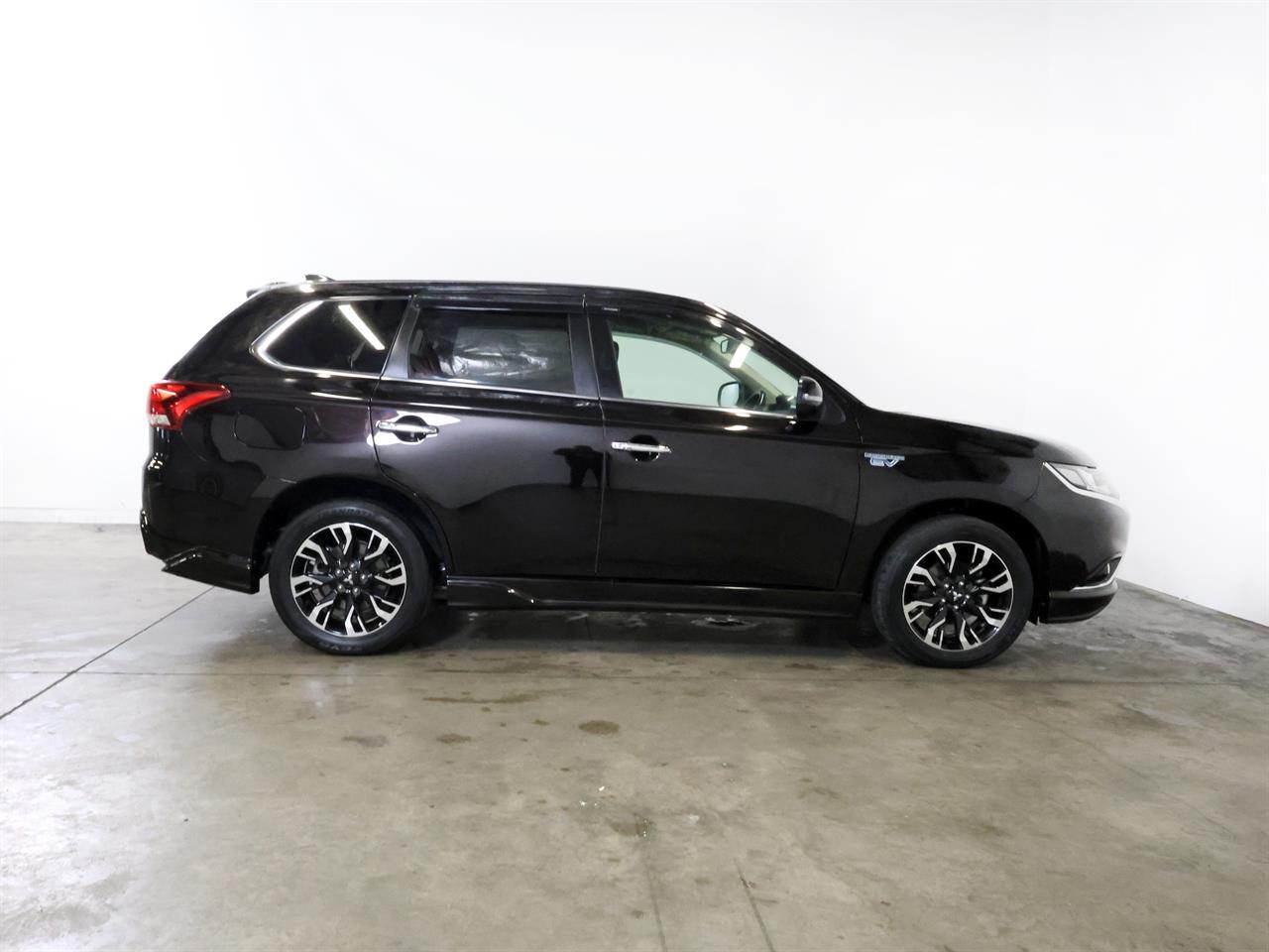 image-9, 2017 Mitsubishi Outlander PHEV G 4WD 'Facelift' at Christchurch