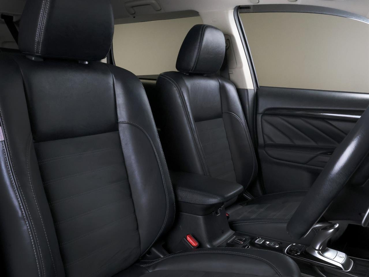 image-17, 2017 Mitsubishi Outlander PHEV G 4WD 'Facelift' at Christchurch
