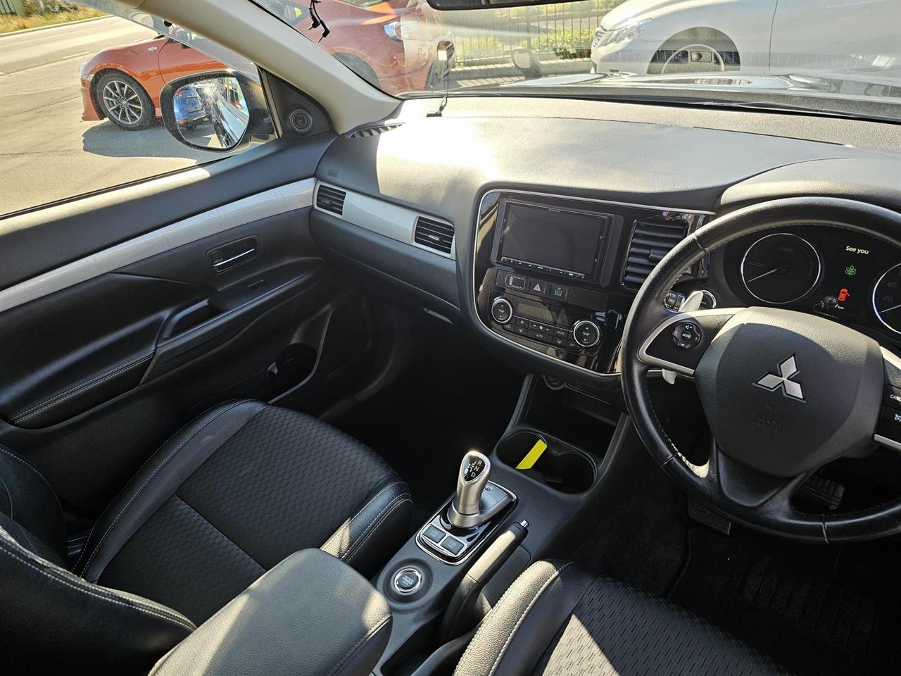 image-7, 2014 Mitsubishi Outlander PHEV at Waimakariri