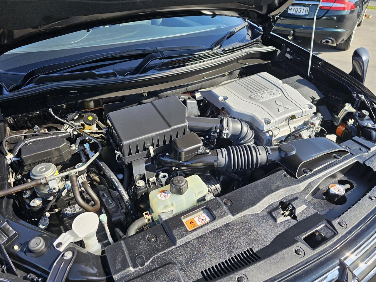 image-8, 2014 Mitsubishi Outlander PHEV at Waimakariri