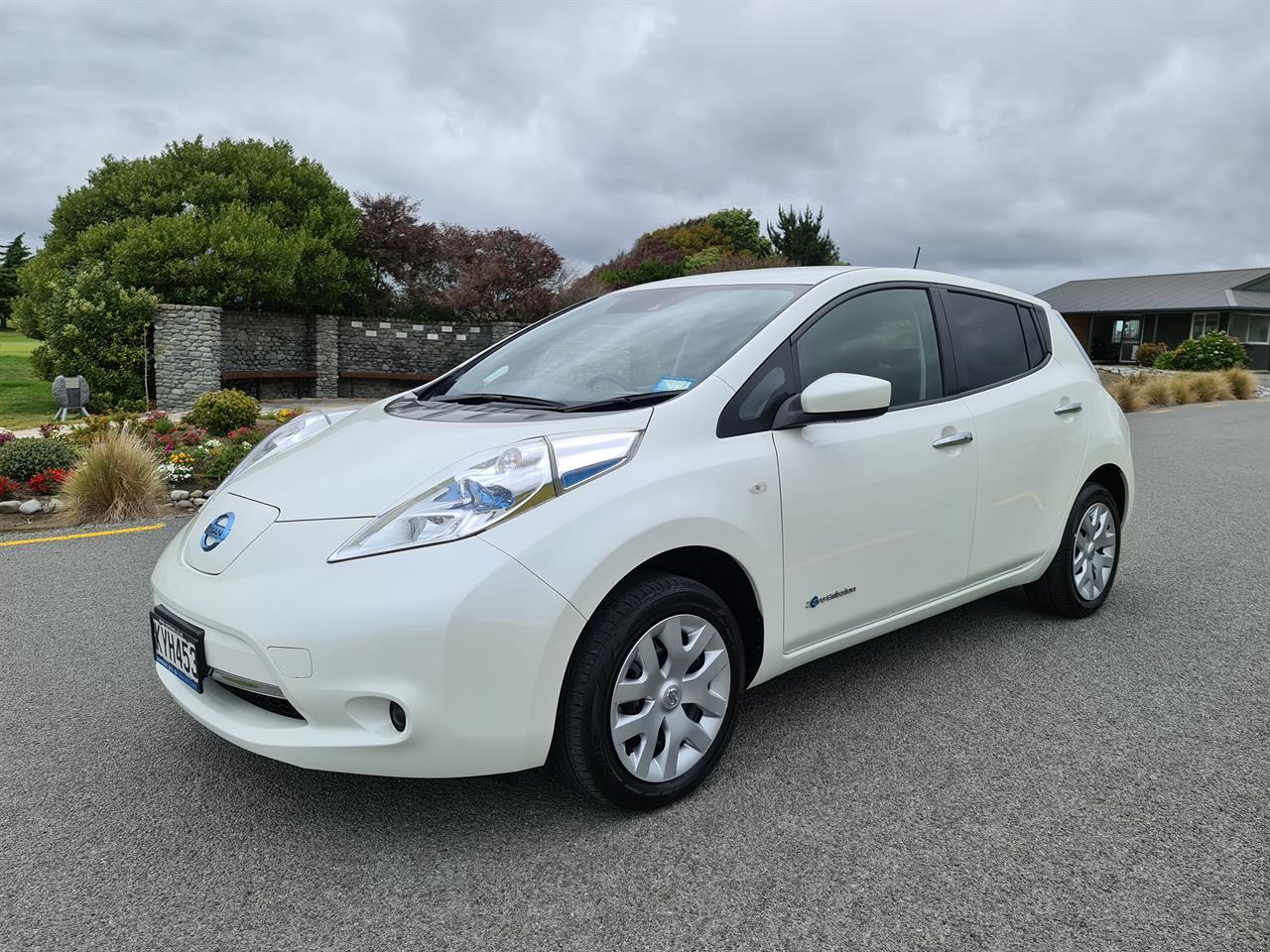 2016 Nissan LEAF 24X 24KW on handshake