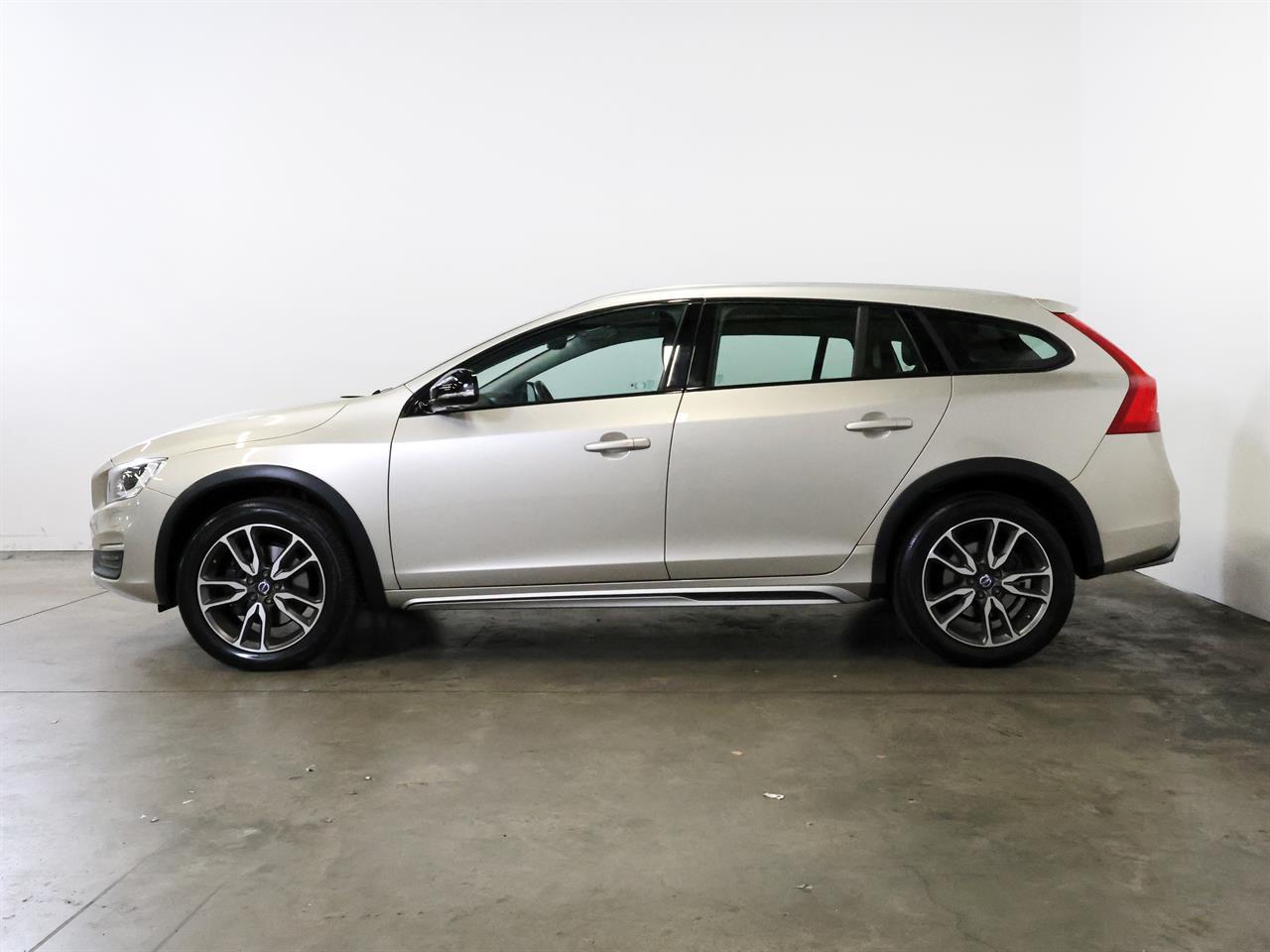 image-4, 2016 Volvo V60 T5 AWD 'Cross Country' at Christchurch