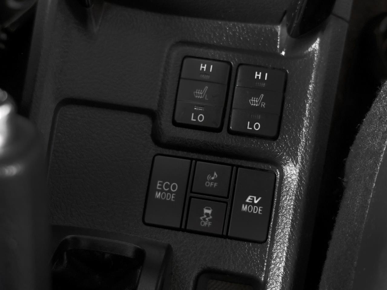 image-14, 2016 Toyota Corolla Fielder Hybrid G 'Aero Tourer' at Christchurch