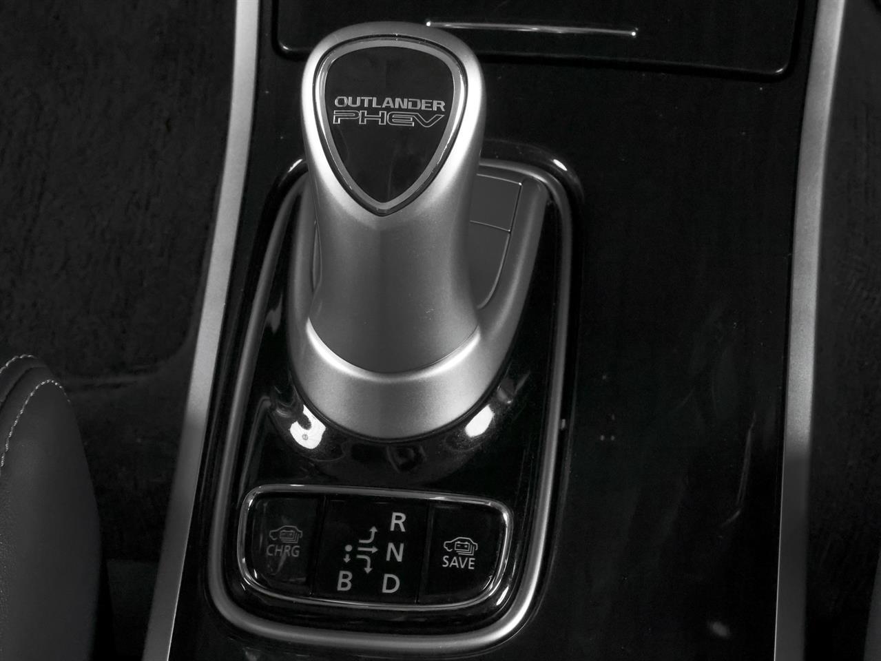 image-12, 2017 Mitsubishi Outlander PHEV G 4WD 'Facelift' at Christchurch