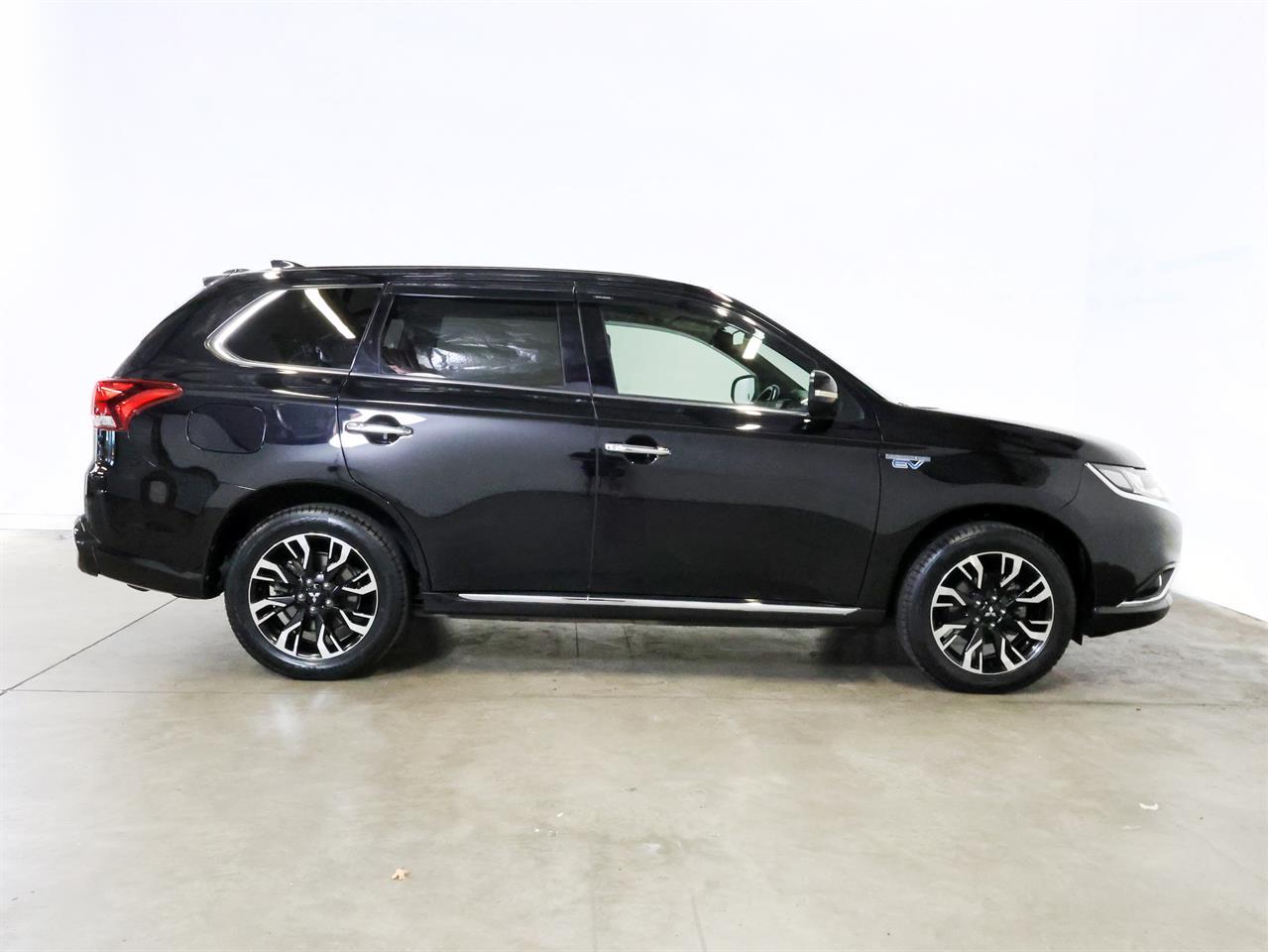 image-9, 2017 Mitsubishi Outlander PHEV G 4WD 'Facelift' at Christchurch