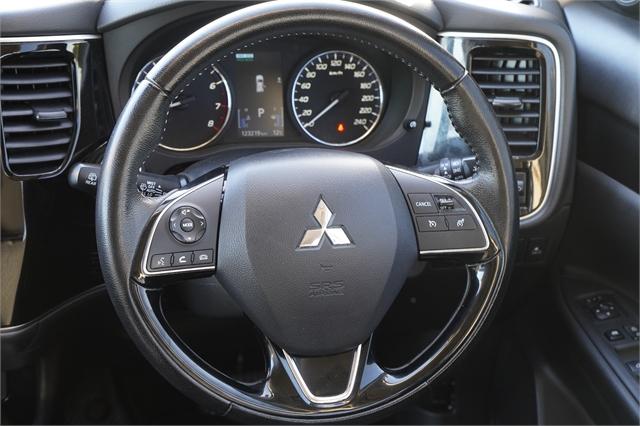 image-14, 2022 Mitsubishi Outlander LS 2.4 4x4 auto at Dunedin