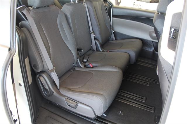 image-10, 2025 Kia Carnival EX 2.2L DIESEL 8 SEATER at Christchurch
