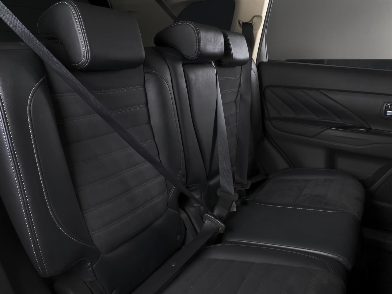 image-18, 2015 Mitsubishi Outlander PHEV G 4WD 'Facelift' at Christchurch