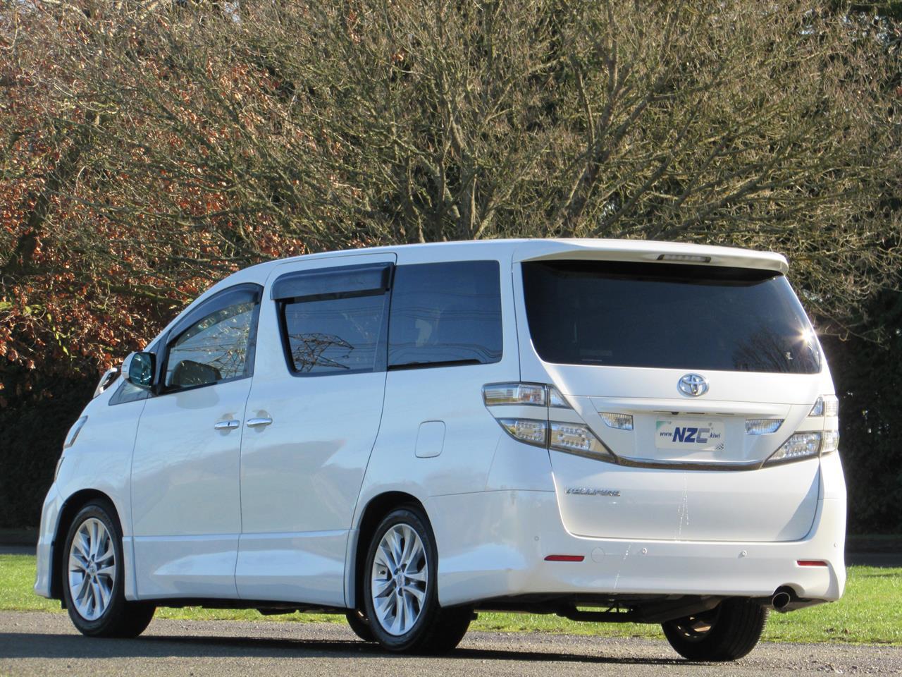 Toyota vellfire 2009