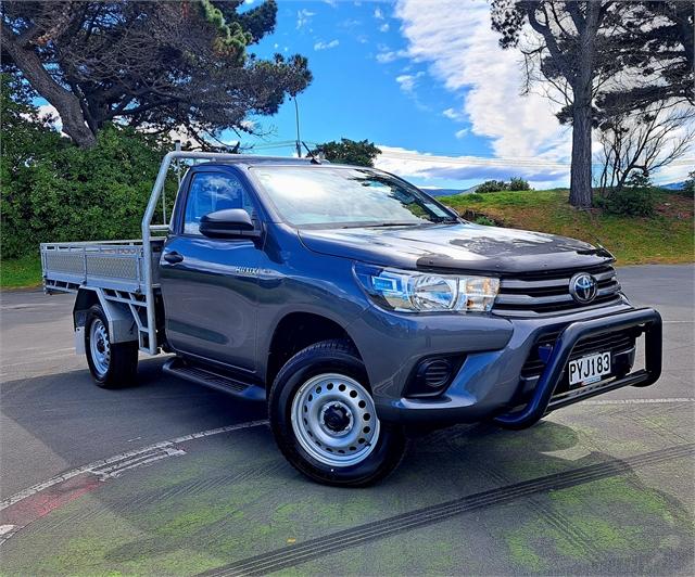 image-0, 2023 Toyota Hilux SR 2.8DT 6AT 4WD at Dunedin