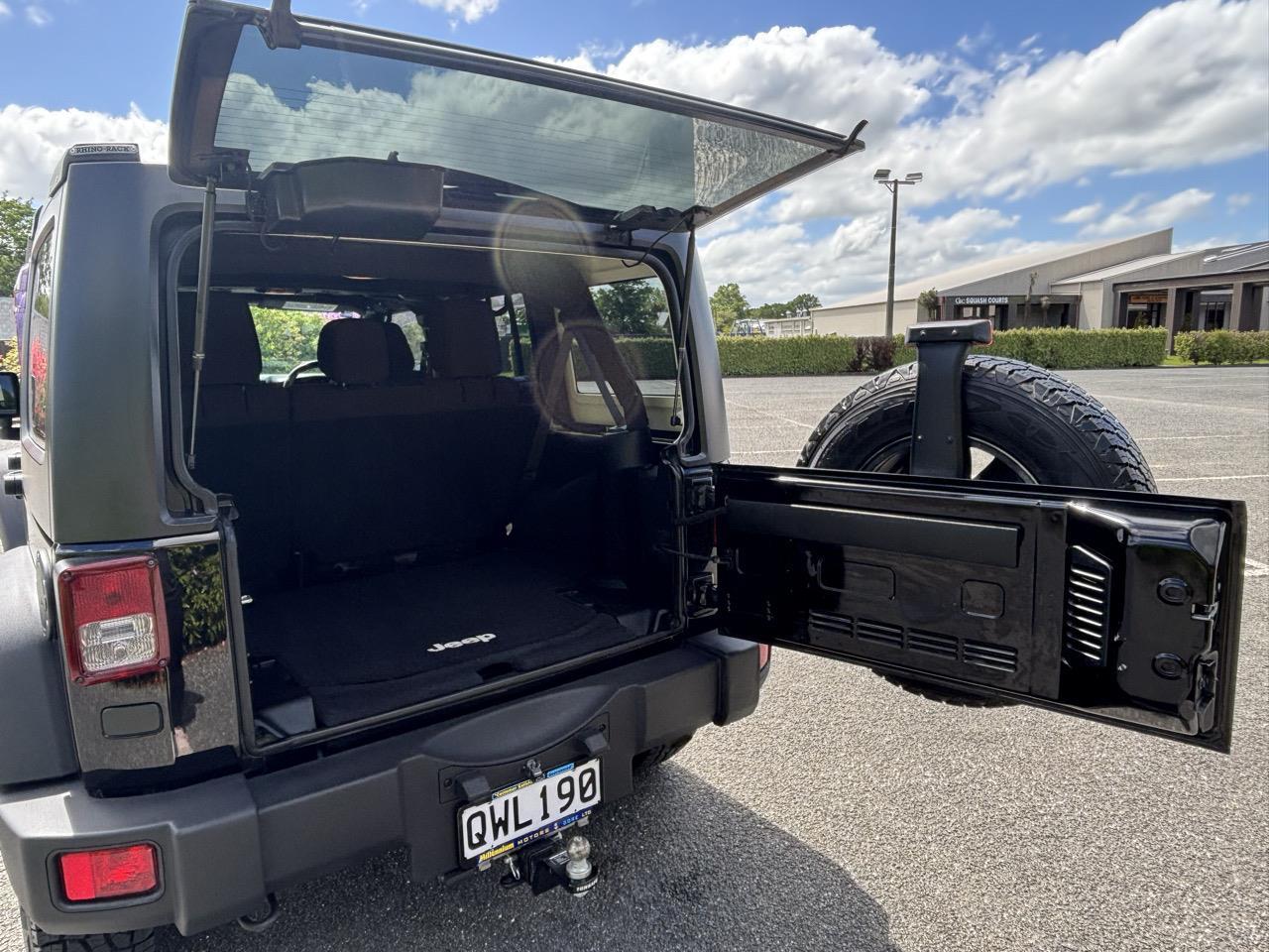 image-5, 2014 Jeep Wrangler UNLIMITED SPORT 5 DOOR at Gore