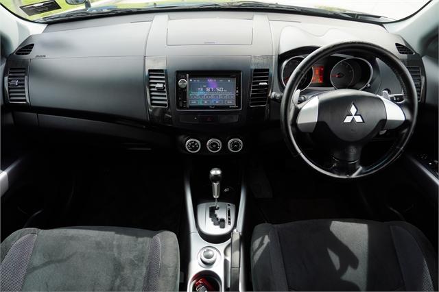 image-6, 2008 Mitsubishi Outlander at Dunedin