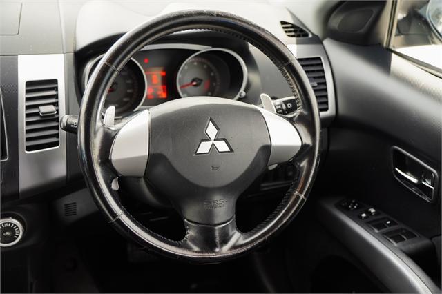 image-8, 2007 Mitsubishi Outlander at Dunedin
