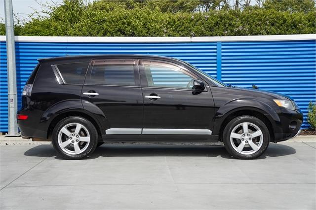 image-1, 2008 Mitsubishi Outlander at Dunedin