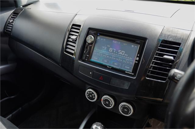 image-12, 2008 Mitsubishi Outlander at Dunedin