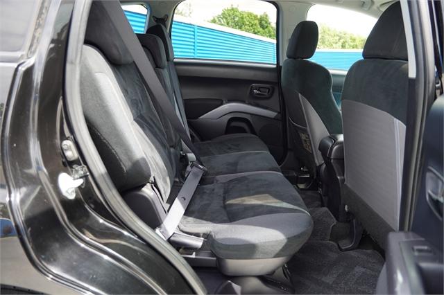 image-15, 2008 Mitsubishi Outlander at Dunedin