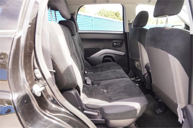 image-15, 2007 Mitsubishi Outlander at Dunedin