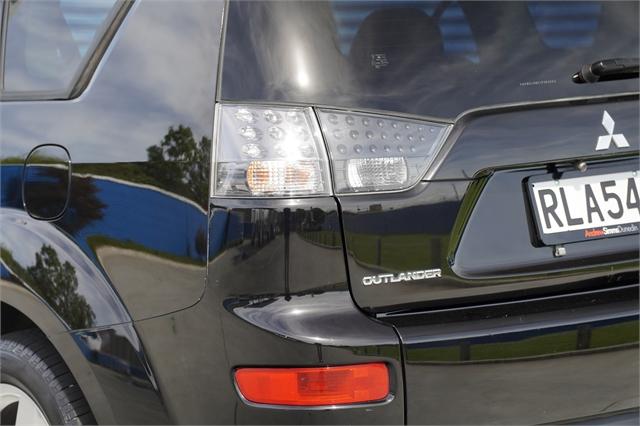 image-5, 2008 Mitsubishi Outlander at Dunedin