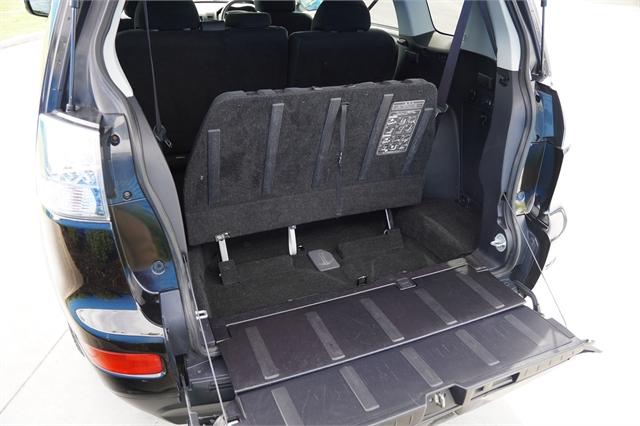 image-16, 2008 Mitsubishi Outlander at Dunedin