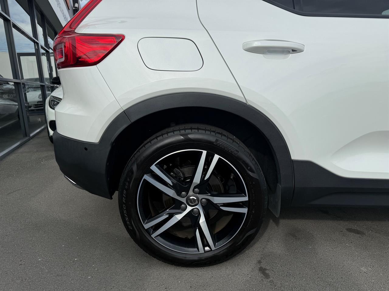 image-5, 2019 Volvo XC40 T4 R-Design AWD at Christchurch