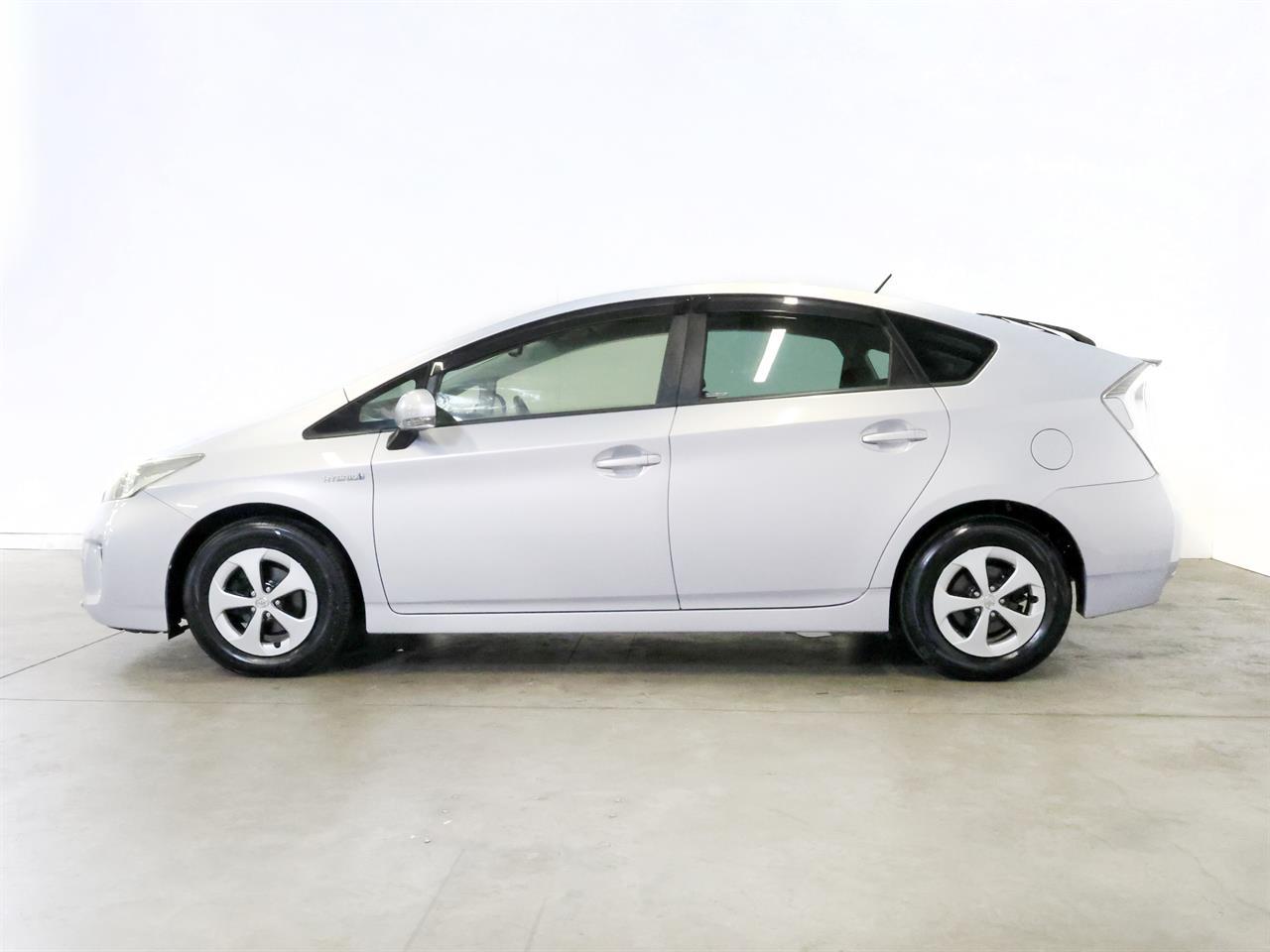 image-4, 2013 Toyota PRIUS 1.8lt Hybrid G-Spec With Cruise at Christchurch