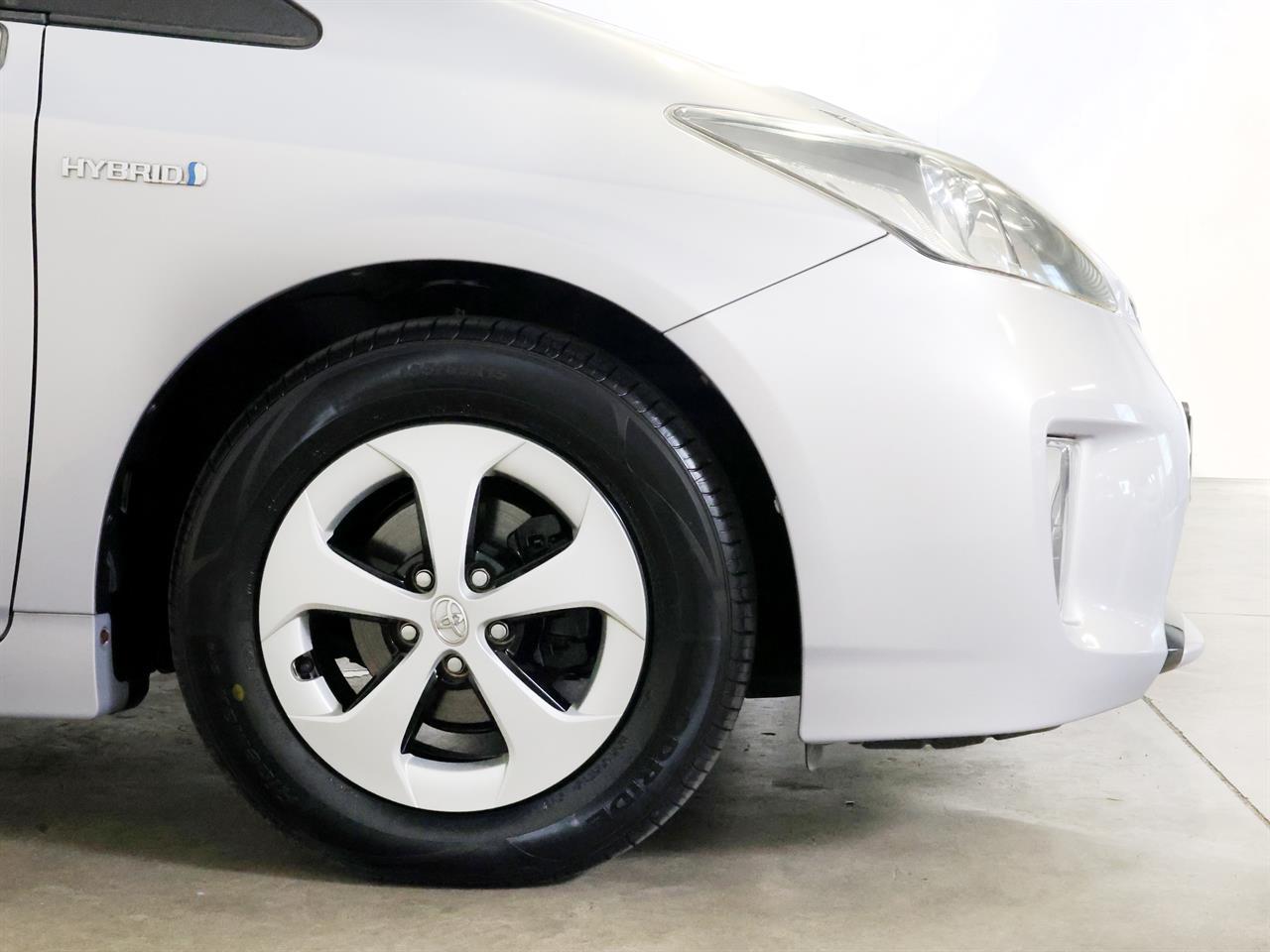 image-8, 2013 Toyota PRIUS 1.8lt Hybrid G-Spec With Cruise at Christchurch