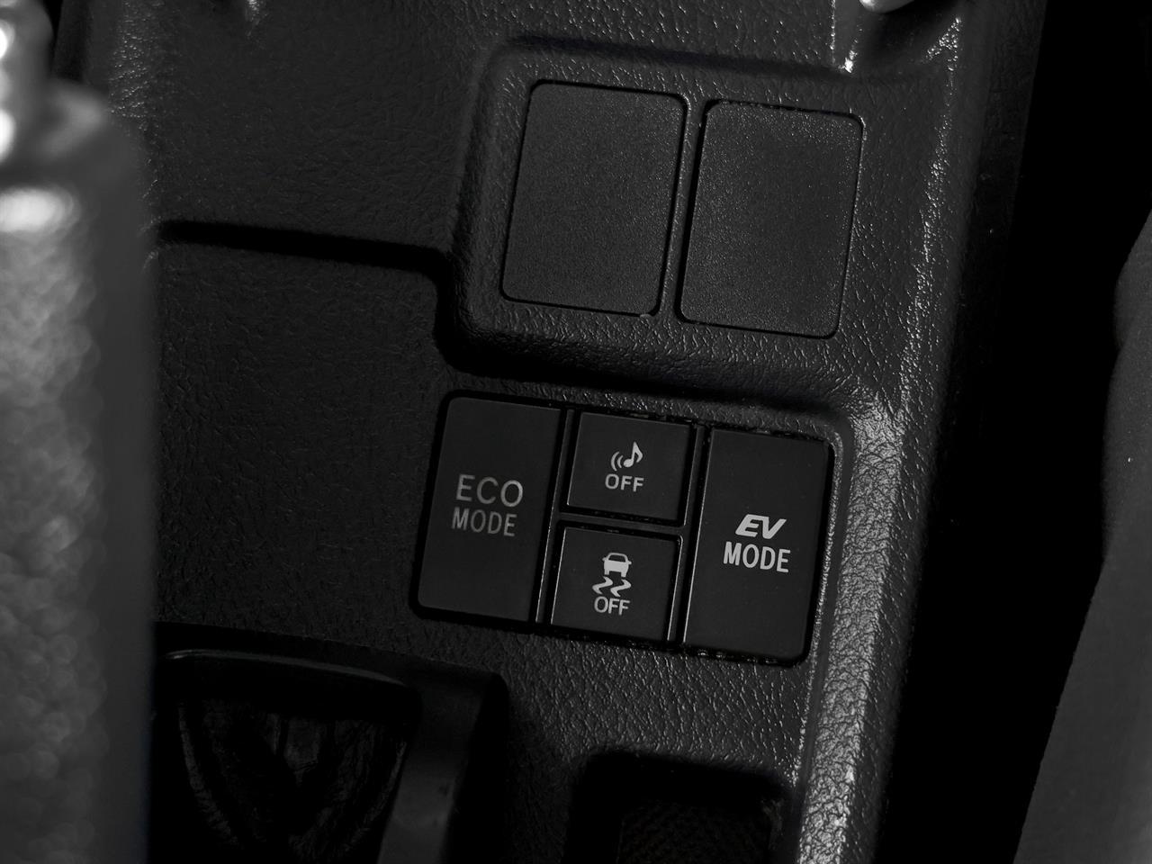 image-13, 2014 Toyota Corolla Fielder Hybrid G at Christchurch