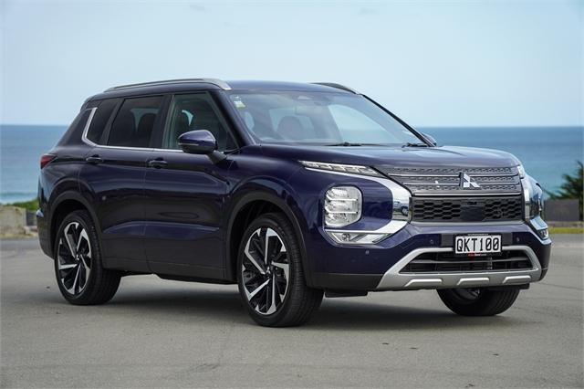 image-0, 2024 Mitsubishi Outlander XLS 2.5 4x4 auto at Dunedin