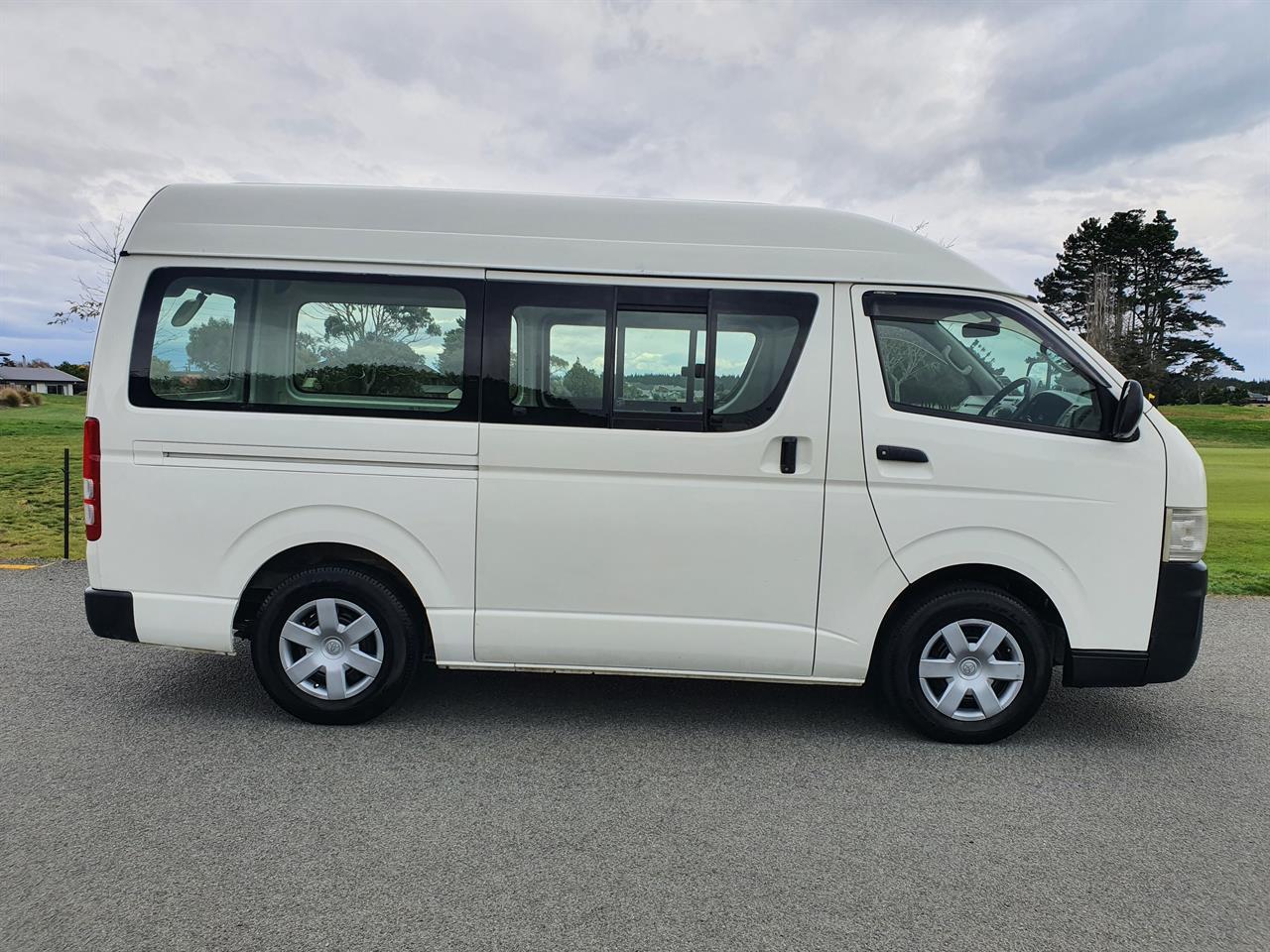 2008 Toyota Hiace High Roof Diesel on handshake