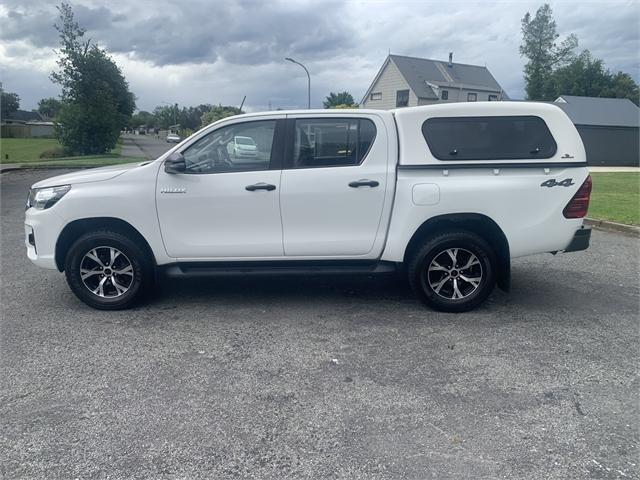 image-1, 2019 Toyota Hilux Sr Td Dc 2.8D/4Wd at Waimakariri