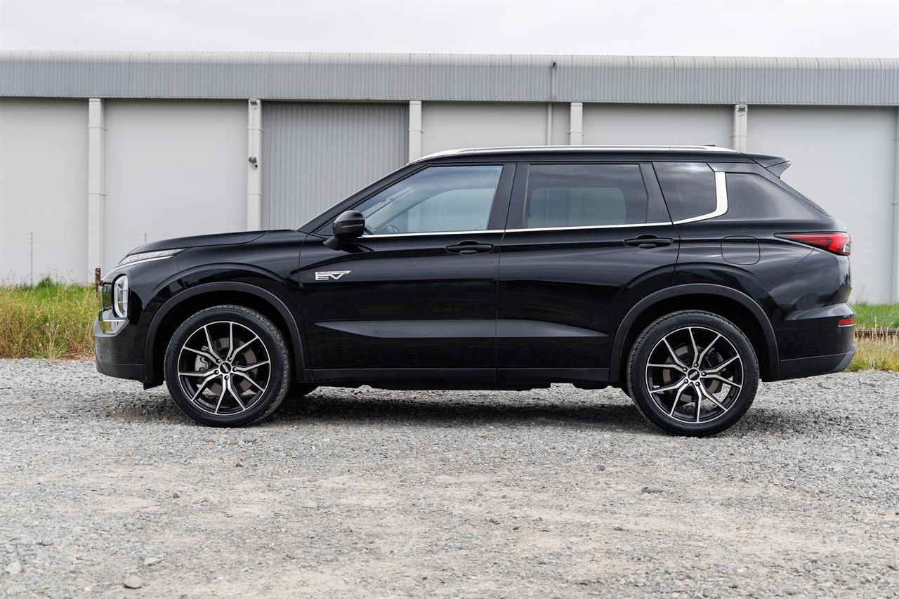 image-4, 2022 Mitsubishi Outlander LS PHEV/4WD/AT at Christchurch