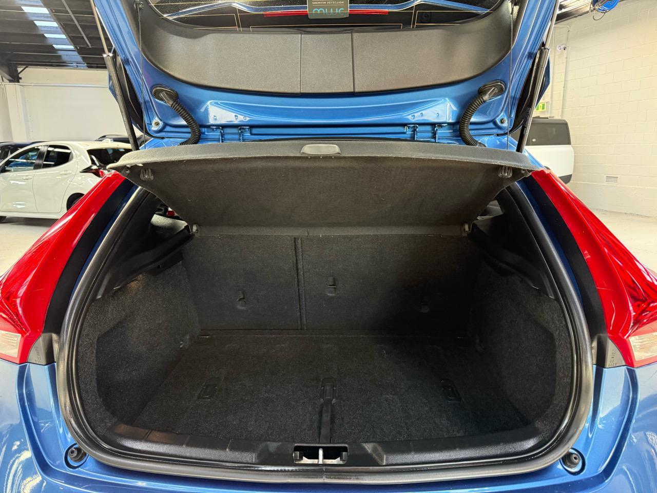 image-15, 2018 Volvo V40 T5 'R-Design' at Christchurch