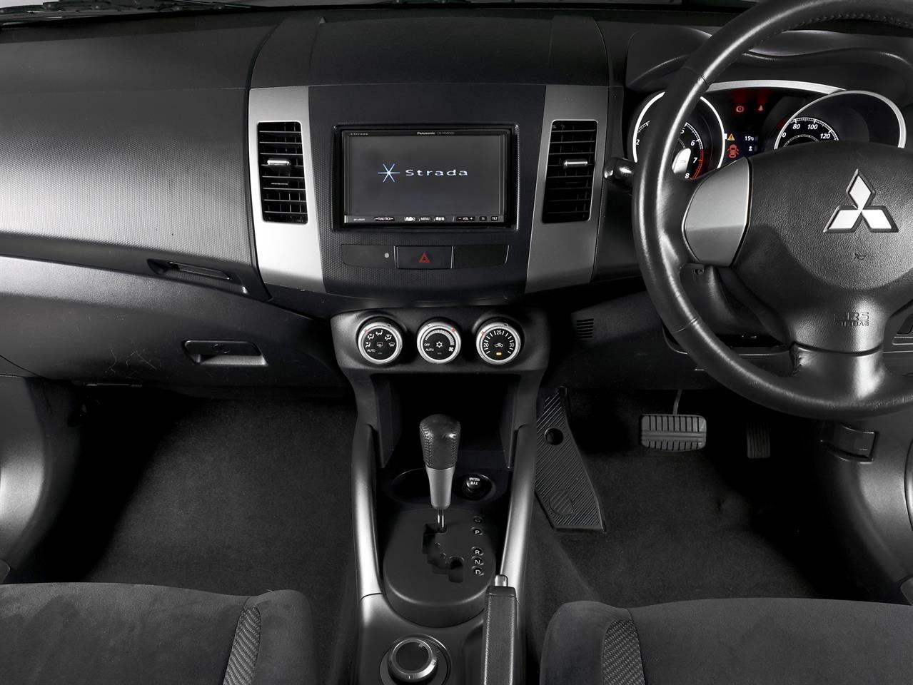 image-10, 2010 Mitsubishi Outlander 20G 4WD 7-Seater at Christchurch