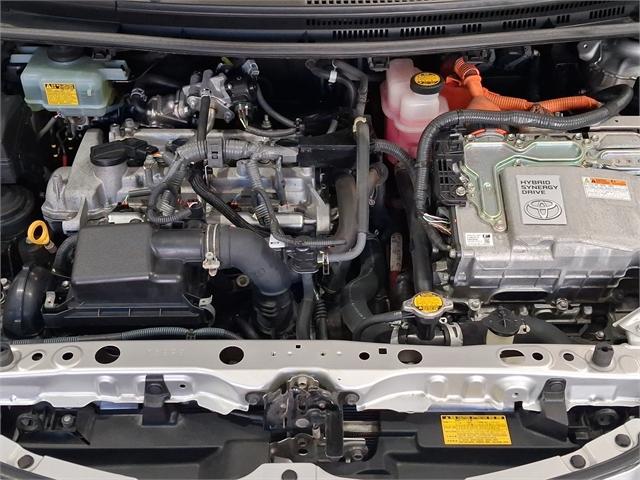 image-10, 2012 Toyota Prius c 1.5L Hybrid at Dunedin